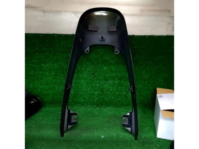 KAWASAKI
Z 900 RS
Genuine tail cowl