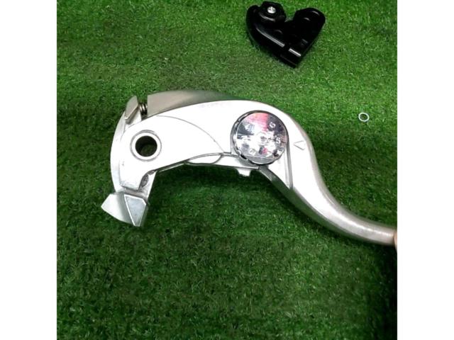 KAWASAKI
Z 900 RS
Genuine
Brake / clutch
Lever