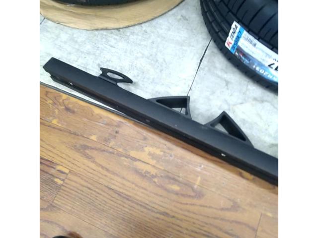 Unknown Manufacturer
Wheel chocks