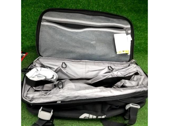 GIVI UT807 防水カーゴバック