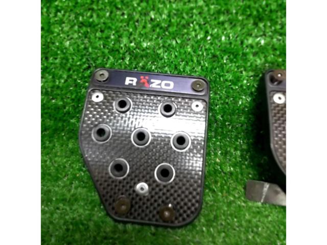 RAZO
Carbon pedal set
RP55
For manual car