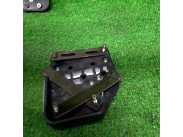 RAZO
Carbon pedal set
RP55
For manual car