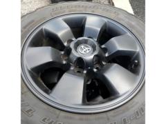TOYOTA
Genuine alloy wheels for the 120 series Hilux Surf