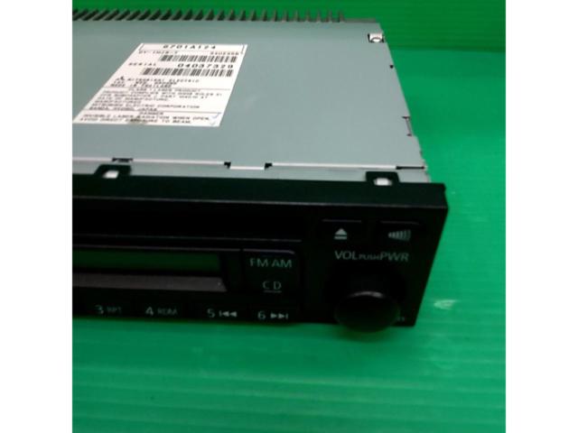 三菱純正 CDチューナー 8701A124