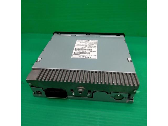三菱純正 CDチューナー 8701A124