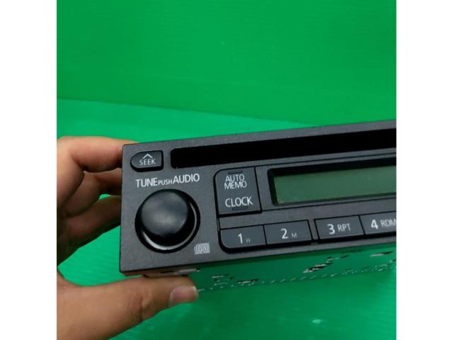 三菱純正 CDチューナー 8701A124