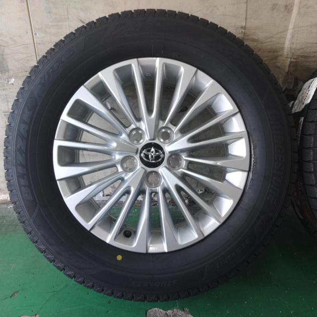 Container 3 TOYOTA
40 Series Alphard
Z grade
Original wheel
+
BRIDGESTONE
BLIZZAK
This VRX32024 model is brand new and therefore offered at a special price.