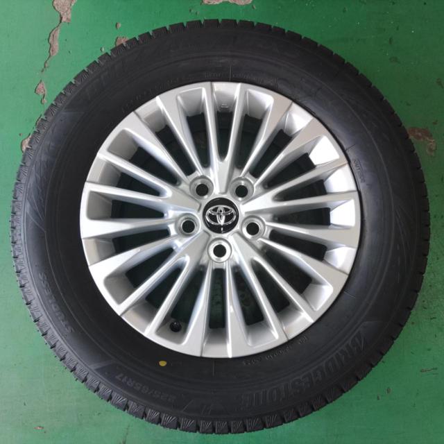 Container 3 TOYOTA
40 Series Alphard
Z grade
Original wheel
+
BRIDGESTONE
BLIZZAK
This VRX32024 model is brand new and therefore offered at a special price.