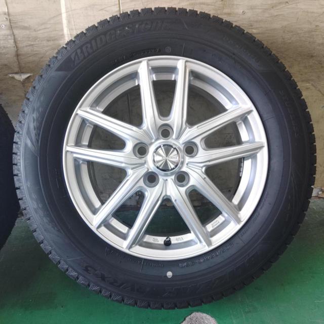 Container 3BRIDGESTONE
ECO
FORME
SE-20 + BRIDGESTONE
BLIZZAK
VRX3