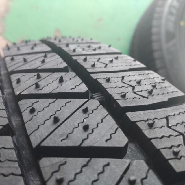 Container 3BRIDGESTONE
ECO
FORME
SE-20 + BRIDGESTONE
BLIZZAK
VRX3