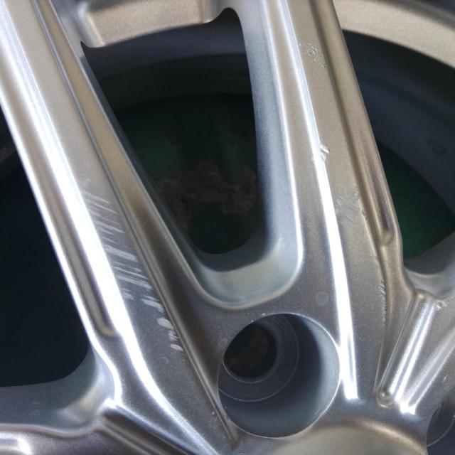 Container 3BRIDGESTONE
ECO
FORME
SE-20 + BRIDGESTONE
BLIZZAK
VRX3
