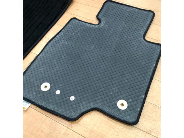マツダ アクセラ 純正 フロアマット 1台分 BM/BY系