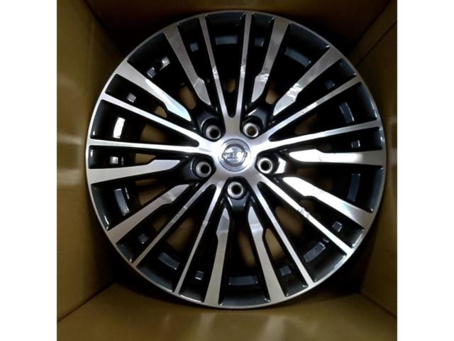 ニッサン エルグランド E52 後期 ハイウェイスター 純正ホイール