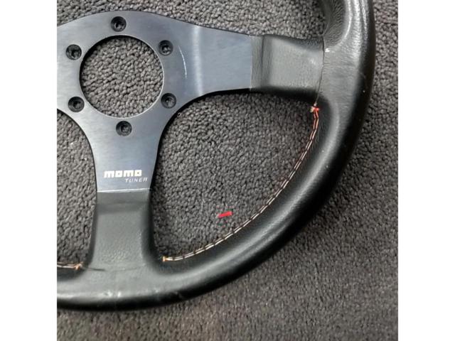 MOMO TUNER 320mm レザーステアリング