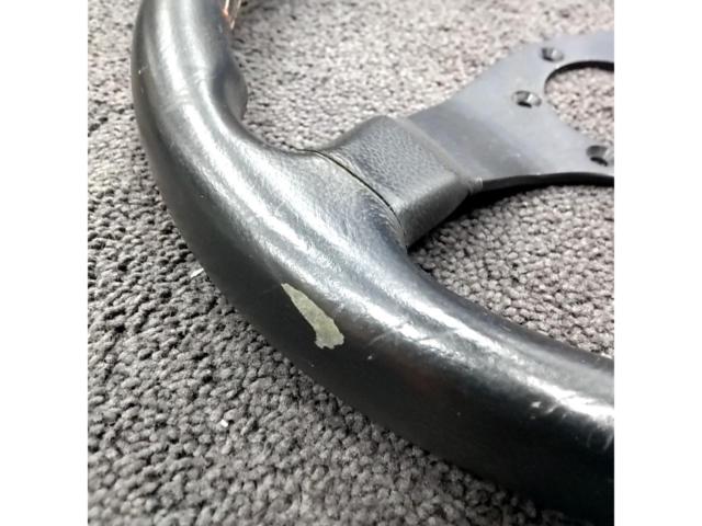 MOMO TUNER 320mm レザーステアリング
