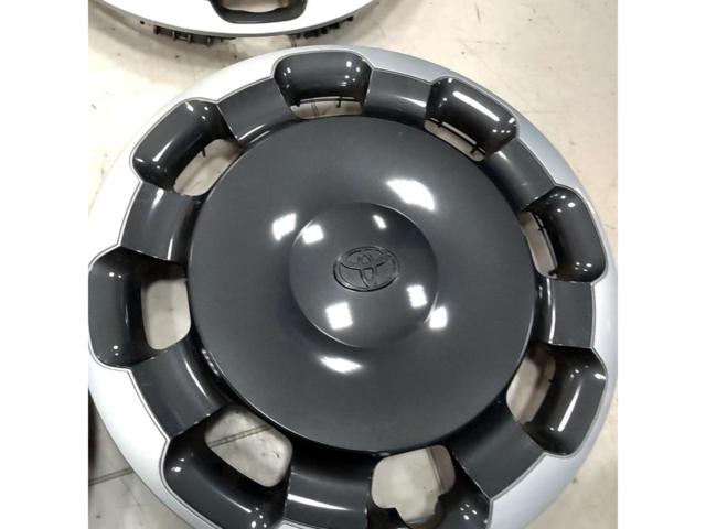 トヨタ 10系シエンタ 純正ホイールキャップ
