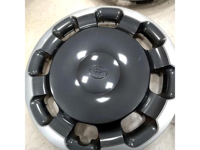 トヨタ 10系シエンタ 純正ホイールキャップ