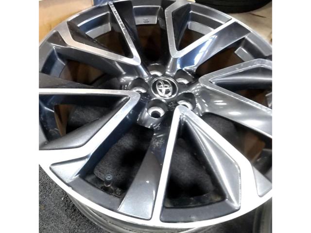 Toyota
Corolla Sport GZ grade genuine 18-inch wheels