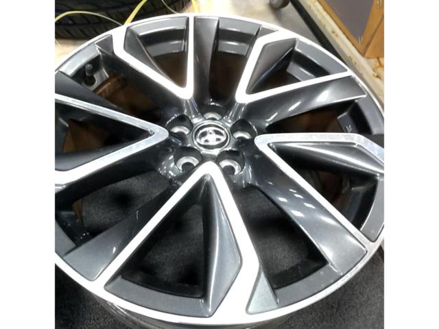 Toyota
Corolla Sport GZ grade genuine 18-inch wheels