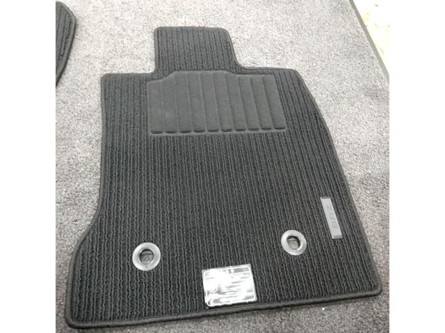 [Subaru
BRZ/ZD8
Genuine floor mat
(Driver / passenger seat)