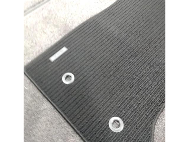 [Subaru
BRZ/ZD8
Genuine floor mat
(Driver / passenger seat)