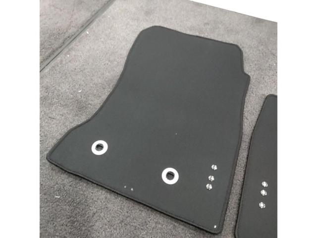 [Subaru
BRZ/ZD8
Genuine floor mat
(Driver / passenger seat)