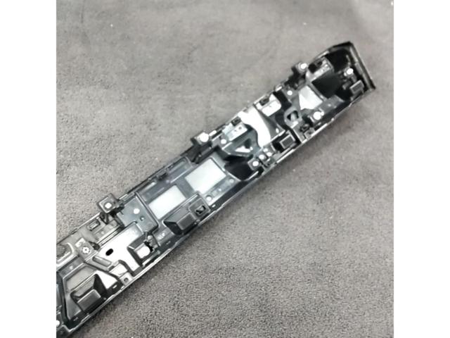 三菱 CV1W/デリカD:5純正リヤガーニッシュ
