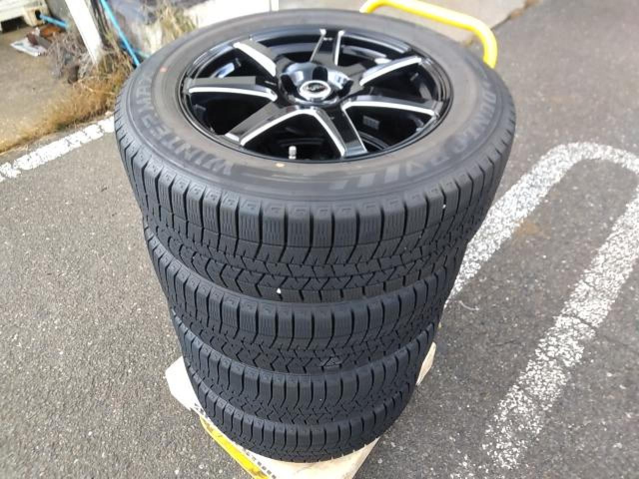 DUNLOP
Lofida
XS7+DUNLOP
WINTER
MAXX
03