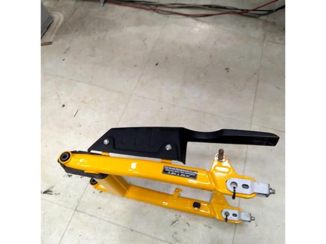 HONDA
Monkey 125
Swing arm