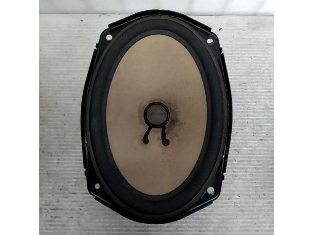 MAZDA
Original rear speakers + amplifier
RX-8 / SE3P
Vehicles equipped with BOSE system