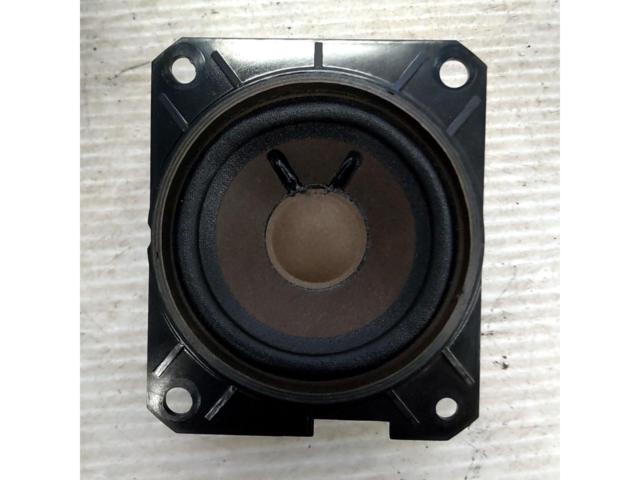 MAZDA
Original rear speakers + amplifier
RX-8 / SE3P
Vehicles equipped with BOSE system