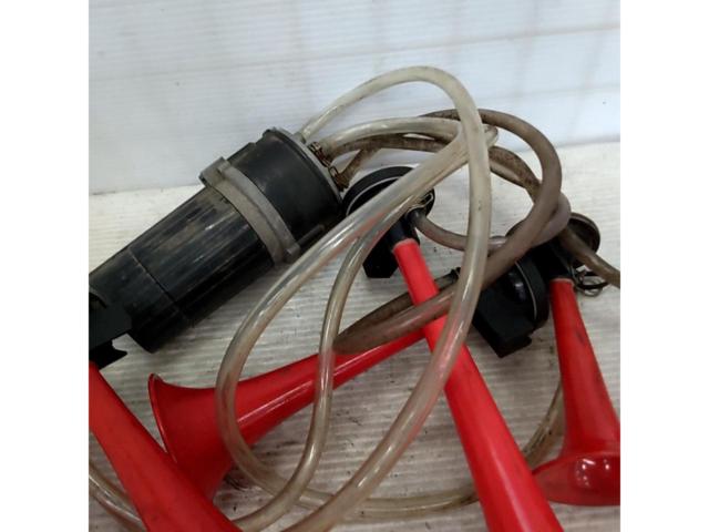 Unknown Manufacturer
6 stations
Horn