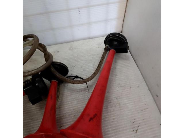 Unknown Manufacturer
6 stations
Horn