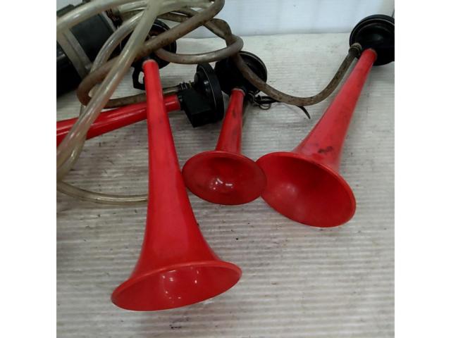 Unknown Manufacturer
6 stations
Horn