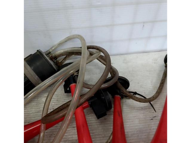 Unknown Manufacturer
6 stations
Horn