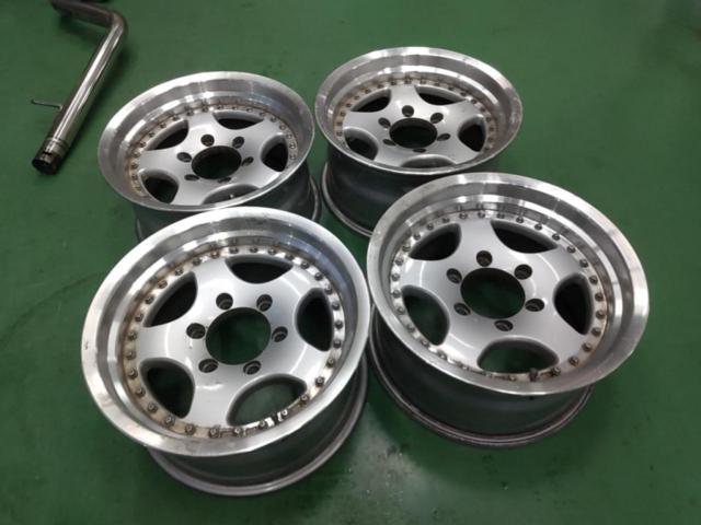 Unknown Manufacturer
Aluminum
5-spoke wheel