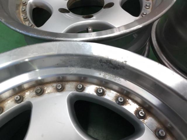 Unknown Manufacturer
Aluminum
5-spoke wheel