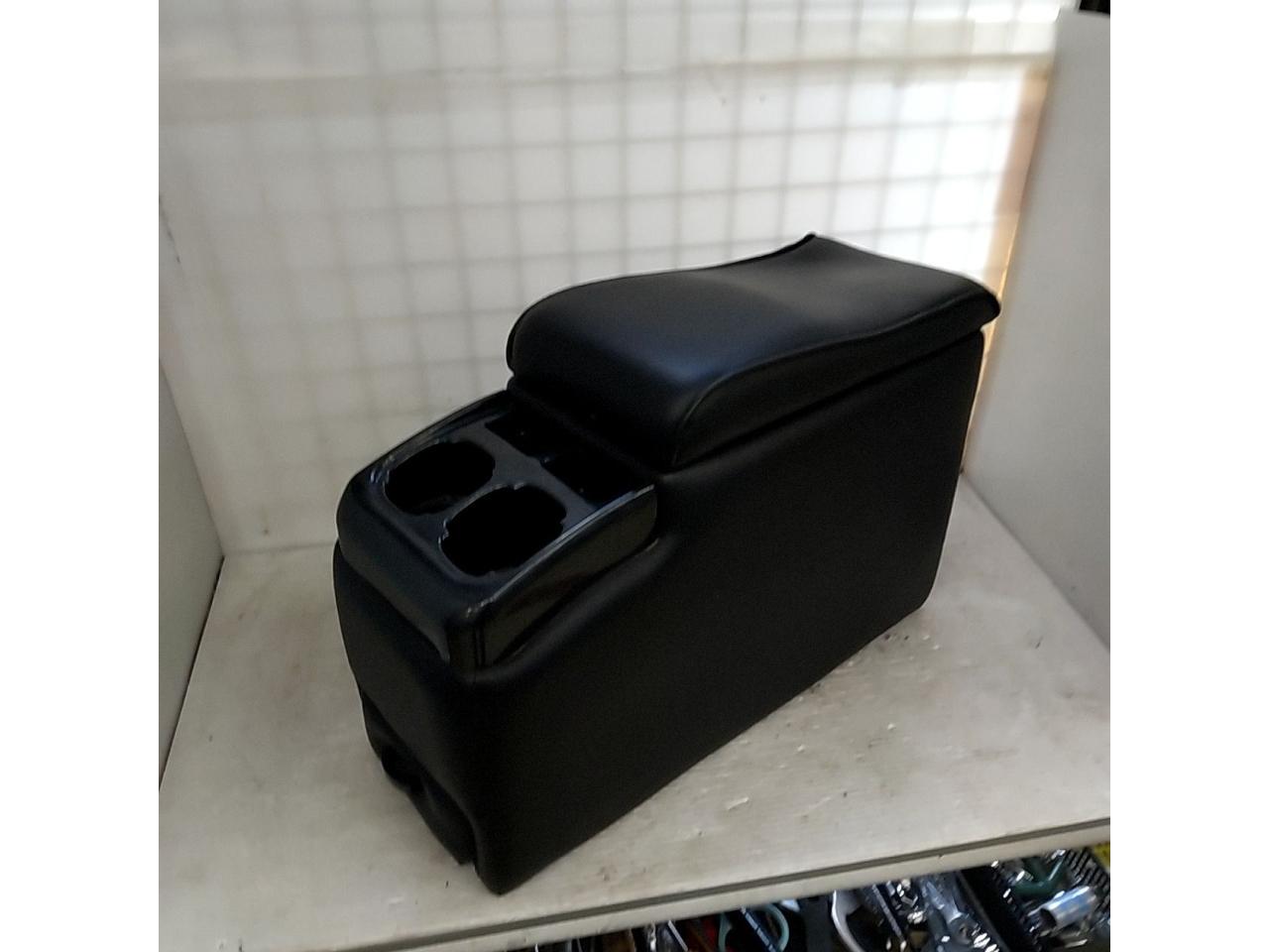 Unknown Manufacturer
Console BOX