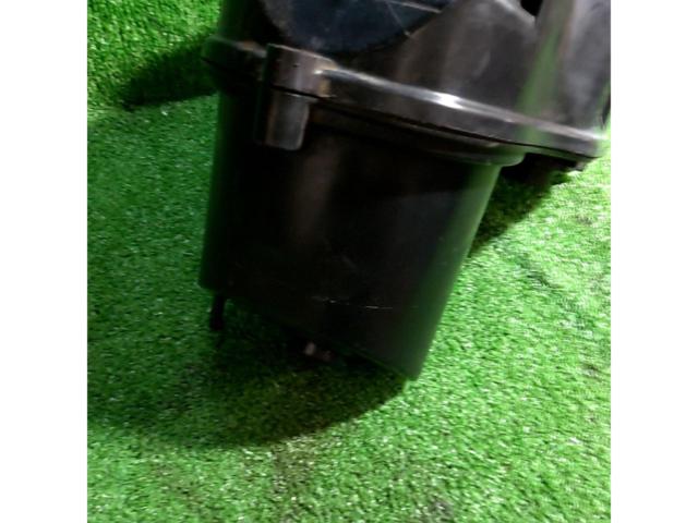 KAWASAKI バリオスⅡ エアクリーナーボックス