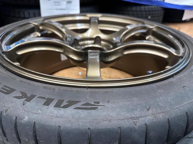 Popular Yokohama wheels! YOKOHAMA
ADVAN
Racing
RG3 + FALKEN
AZENIS