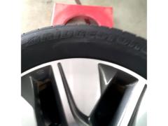 HONDA
Step WGN
(RP system)
Genuine
Aluminum wheel +
BRIDGESTONE
NEXTRY