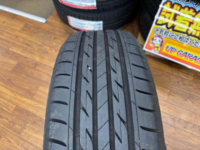 HONDA
Step WGN
(RP system)
Genuine
Aluminum wheel +
BRIDGESTONE
NEXTRY