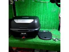 GIVIモノロックリアボックス E43NTLD