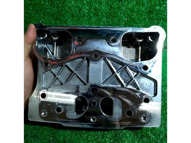 HarleyDavidson
Twincam
TC88
Genuine
Rocker cover
Chrome