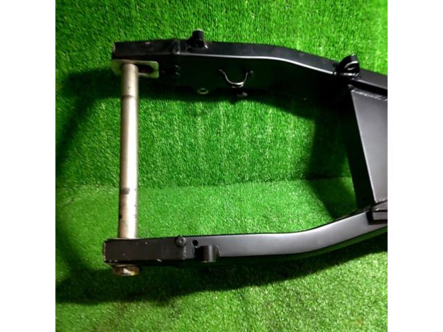 SUZUKI
GSX1400
Original rear
Swing arm