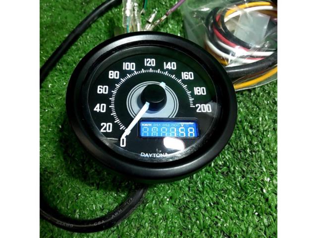 DAYTONA
Daytona
VELONA60
SP200
Speedometer