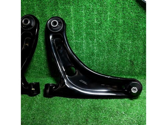 HONDA
Fit
GD3
Genuine
Front lower arm