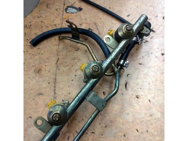 NISSAN genuine
Delivery pipe + injector BCNR33
Skyline GT - R