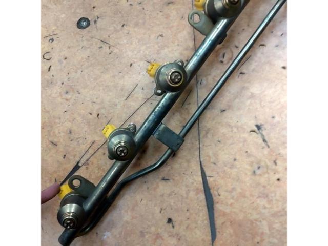 NISSAN genuine
Delivery pipe + injector BCNR33
Skyline GT - R