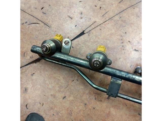 NISSAN genuine
Delivery pipe + injector BCNR33
Skyline GT - R
